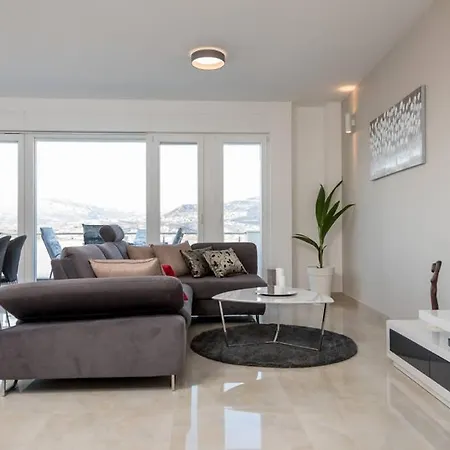 Graf Villa Podstrana